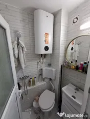 Garsonieră renovată zona Far 