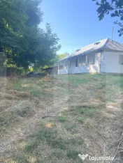 Teren intravilan 4.401 mp cu construcții, Văculești