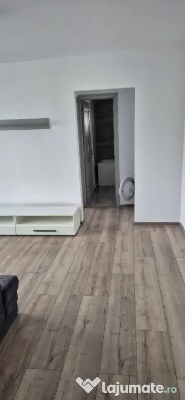 închiriez apartament 2 camere