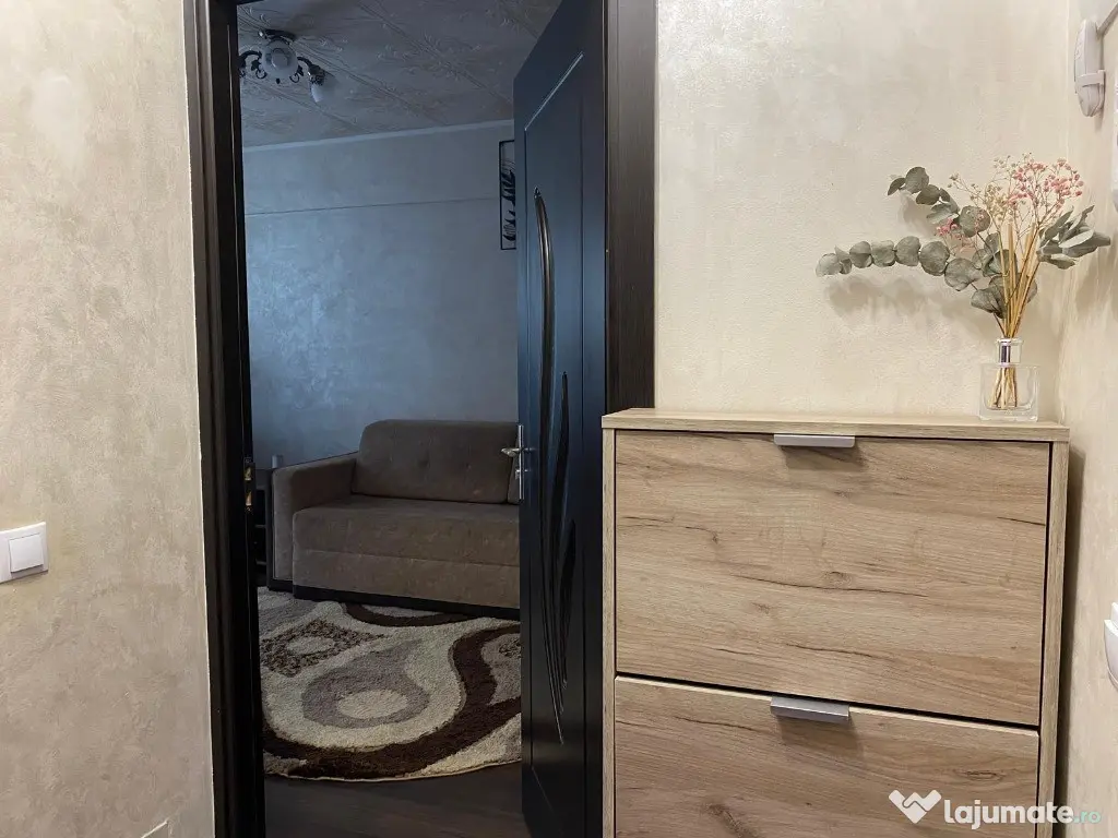 Apartament 1 cameră, decomandat, 35 mp + balcon deschis | 300 €/lună |
