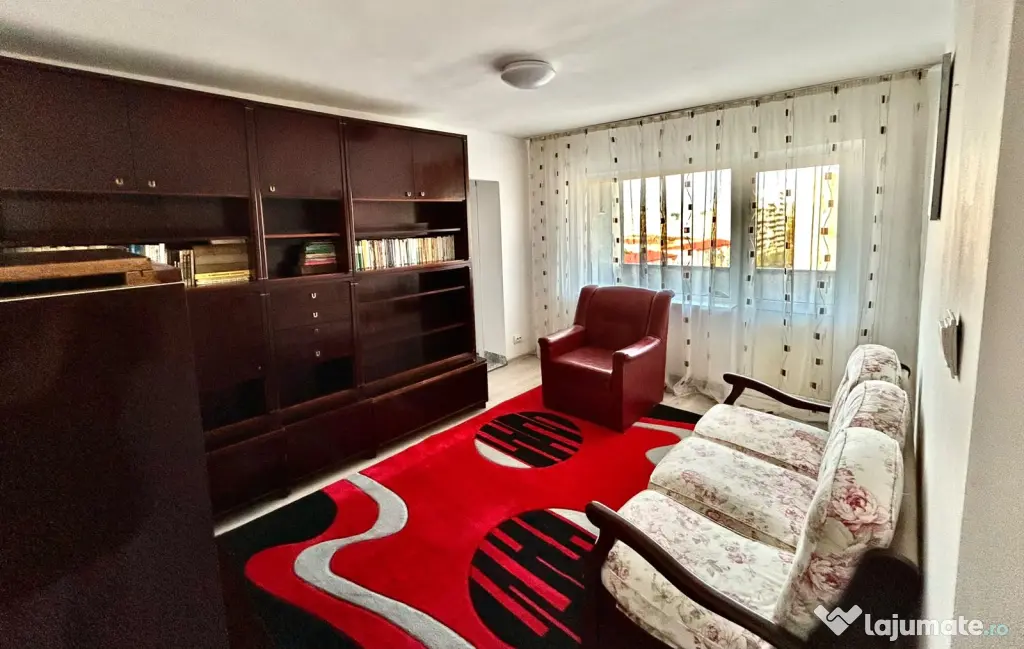 Apartament de inchiriat 3 camere Cetate