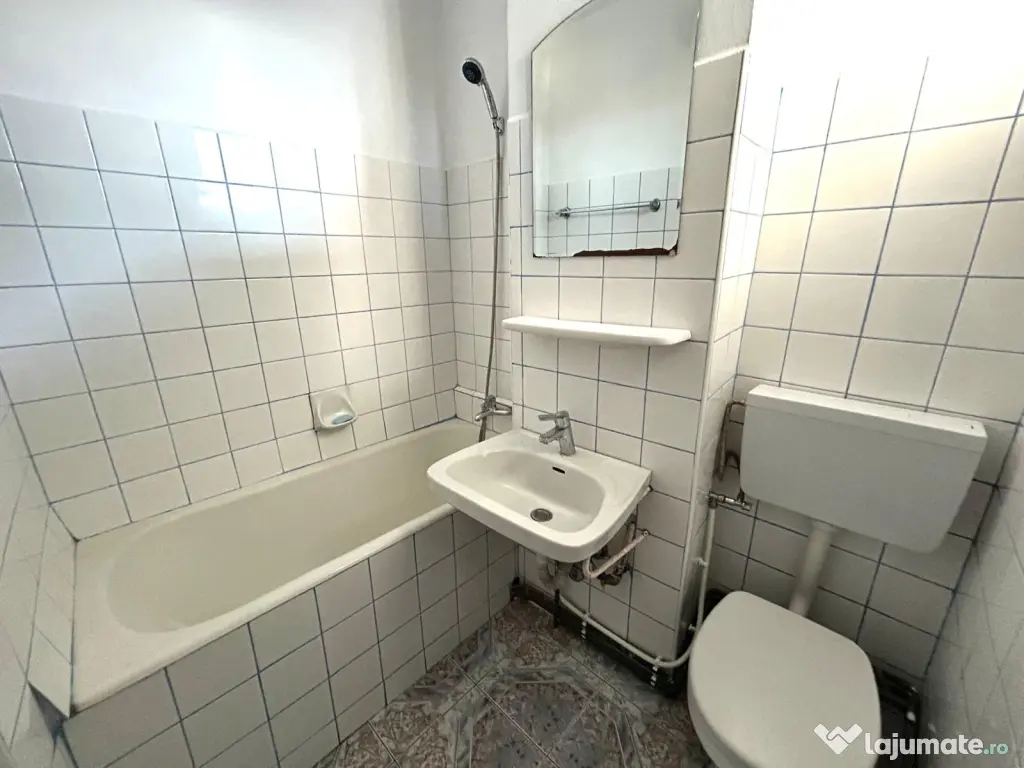 Apartament de inchiriat 3 camere Cetate