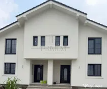 1/2 DUPLEX DE V#194;NZARE - MO#536;NI#538;A NOU#258;
