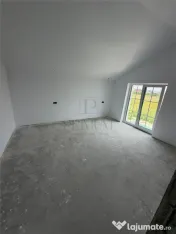 1/2 DUPLEX DE V#194;NZARE - MO#536;NI#538;A NOU#258; 