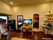 Apartament ultracentral, 2 camere decomandate, parcare priva 