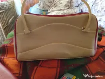 Vând geanta simpla dama