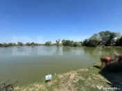 Baltă de pescuit și agrement cu 2 hectare de teren - zona 