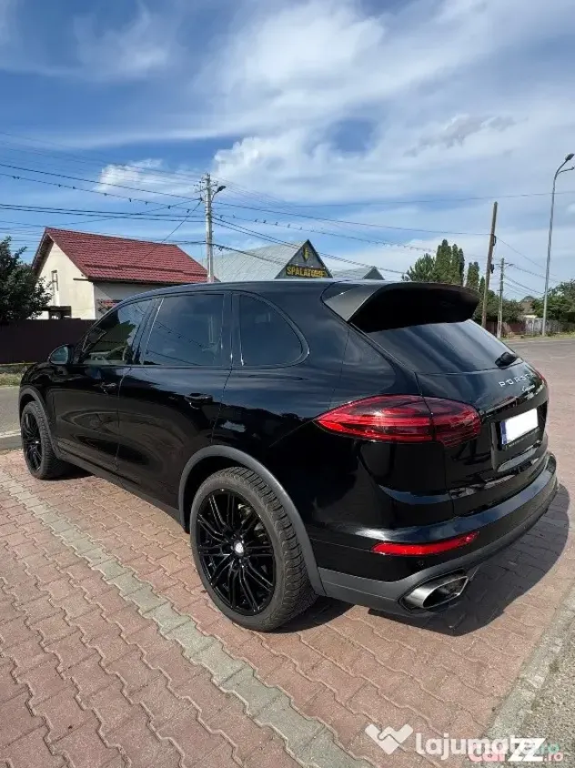 Porsche Cayenne an 2016
