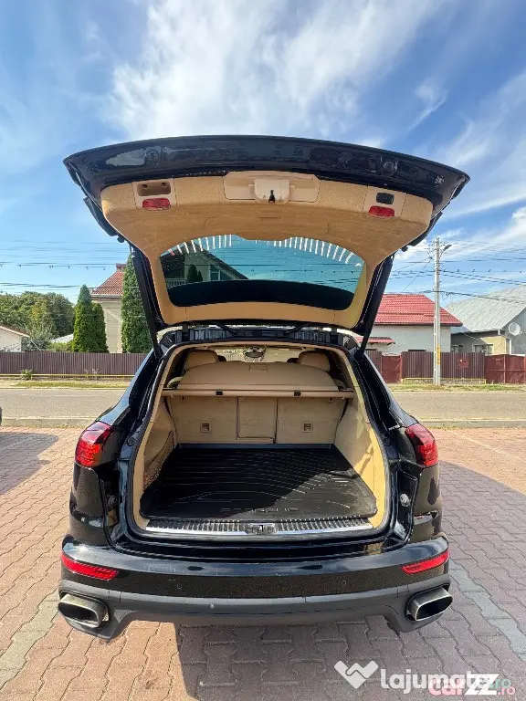 Porsche Cayenne an 2016