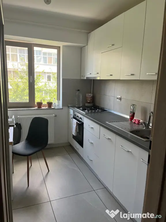 Inchiriez apartament 2 camere zona Banat