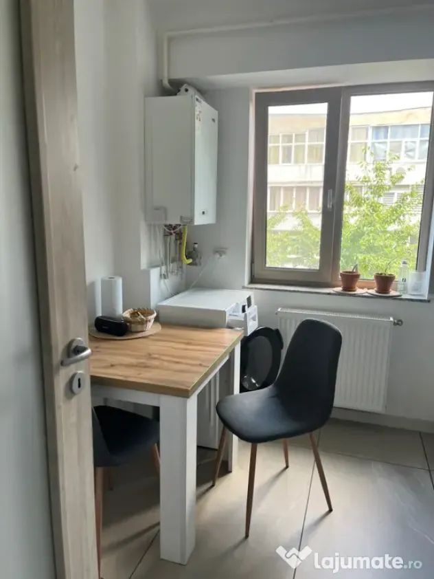 Inchiriez apartament 2 camere zona Banat