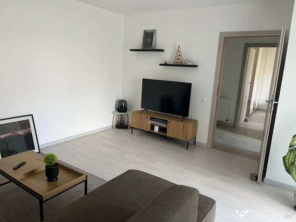 Inchiriez apartament 2 camere zona Banat