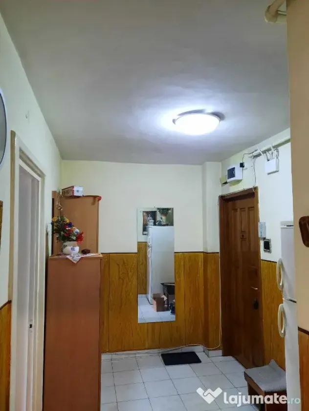 Apartament de 3 camere zona ASTRA,str Calea Bucuresti