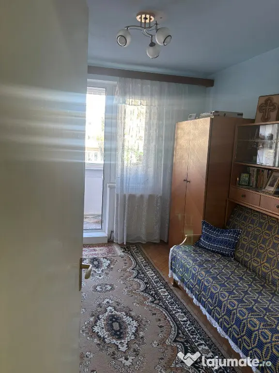 Apartament de 3 camere zona ASTRA,str Calea Bucuresti