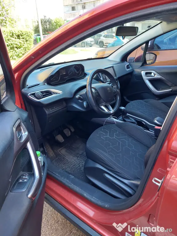 Peugeot 2008 1.6 Diesel 2016 116.000 km foarte economic ideal pentru naveta