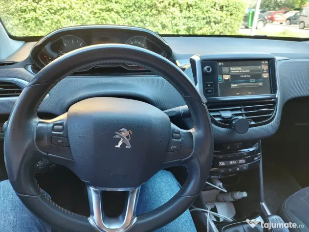 Peugeot 2008 1.6 Diesel 2016 116.000 km foarte economic ideal pentru naveta