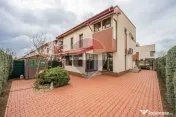 Casă / Vilă cu 3 camere de vânzare Str. Diamantului 6,... 