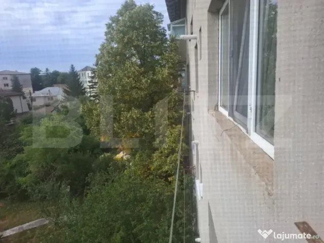 Apartament 2 camere decomandat – Strada 9 Mai, zonă lini?