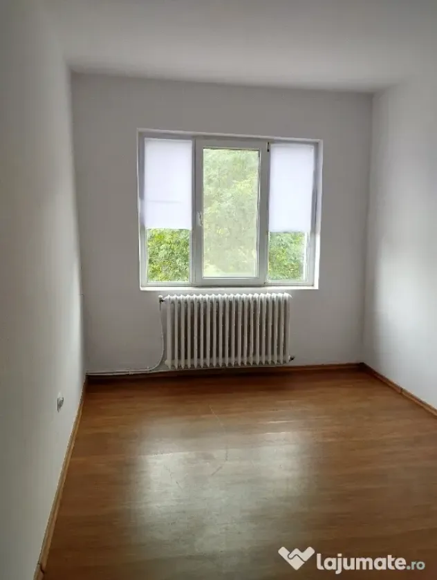 Persoana Fizică vând Apartament 2 camere decomandat 54mp zona Frumoasa