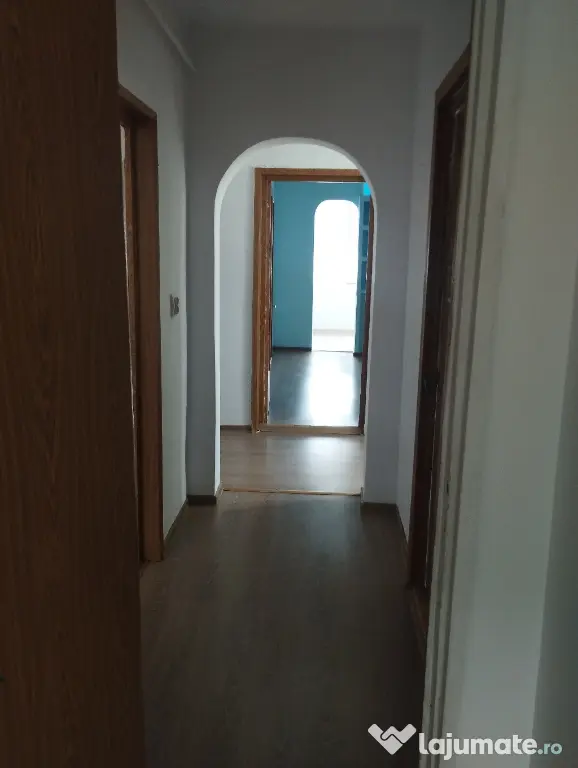 Persoana Fizică vând Apartament 2 camere decomandat 54mp zona Frumoasa