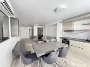 Apartament 2 camere, lux, parcare, zona UMF
