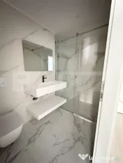 Apartament 2 camere, lux, parcare, zona UMF