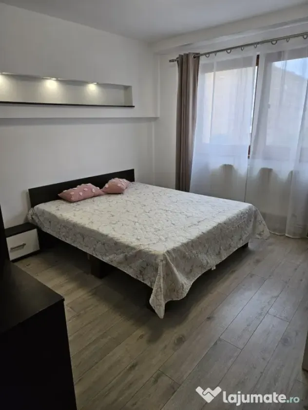 Apartament 3 camere decomandat Vasile Aaron