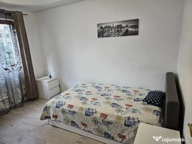 Apartament 3 camere decomandat Vasile Aaron