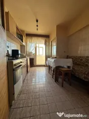 Apartament 3 camere decomandat, zona Calarasilor. 