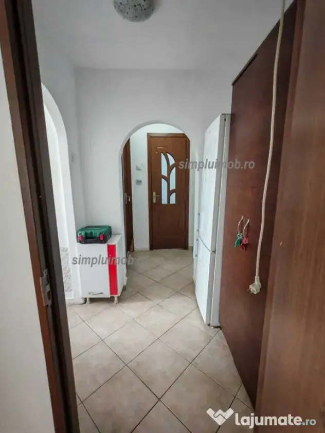 Piata Sudului 2 Camere Decomandat Etaj Intermediar