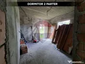 Casă cu 4 camere de vânzare