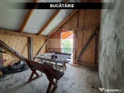 Casă cu 4 camere de vânzare