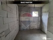 Casă cu 4 camere de vânzare