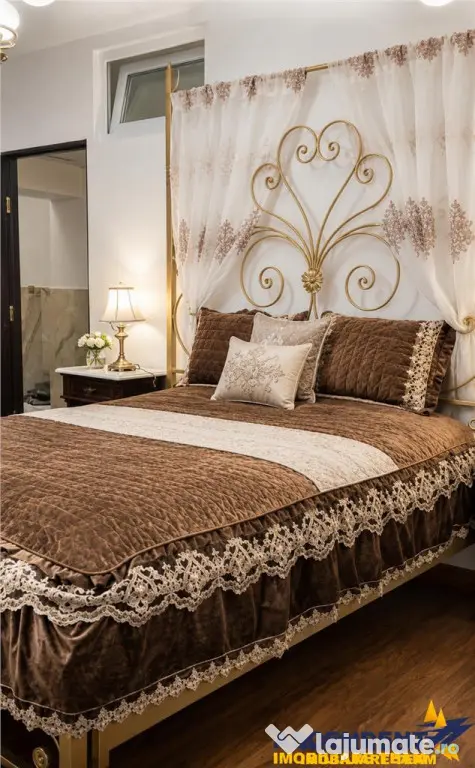 Ultracentral: Elegant nivel in vila, cu terasa, Centrul isto