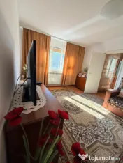 Apartament 3 camere de vânzare în zona Casa de Cultură -