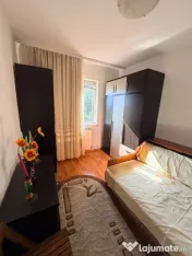 Apartament 3 camere de vânzare în zona Casa de Cultură -