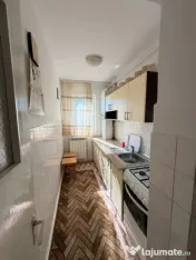 Apartament 3 camere de vânzare în zona Casa de Cultură -