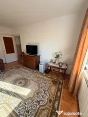 Apartament 3 camere de vânzare în zona Casa de Cultură -