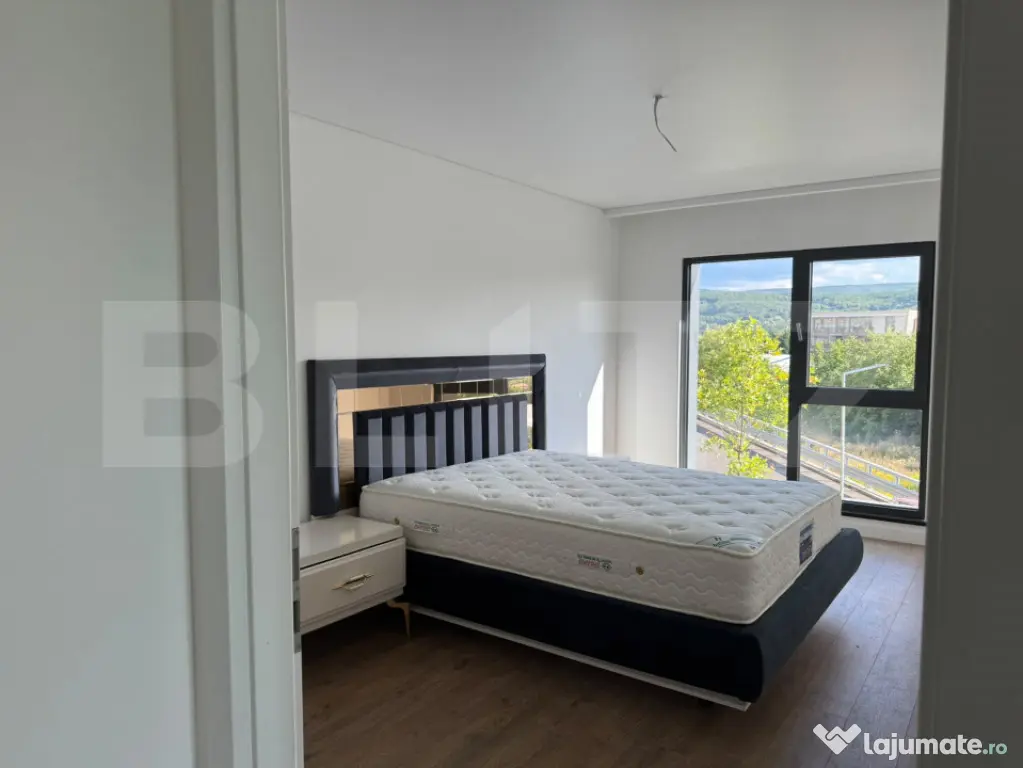 Apartament 4 camere, 2 bai, LUX, A.C, parcare, zona: Frunzis