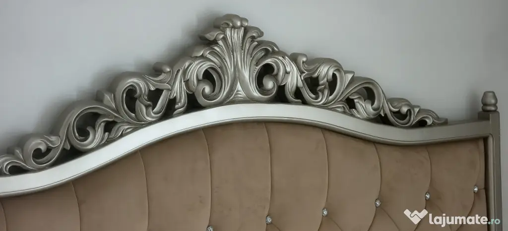 Vând set mobilier dormitor König - lemn sculptat - culoare Platină