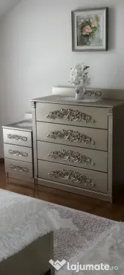 Vând set mobilier dormitor König - lemn sculptat - culoare Platină 