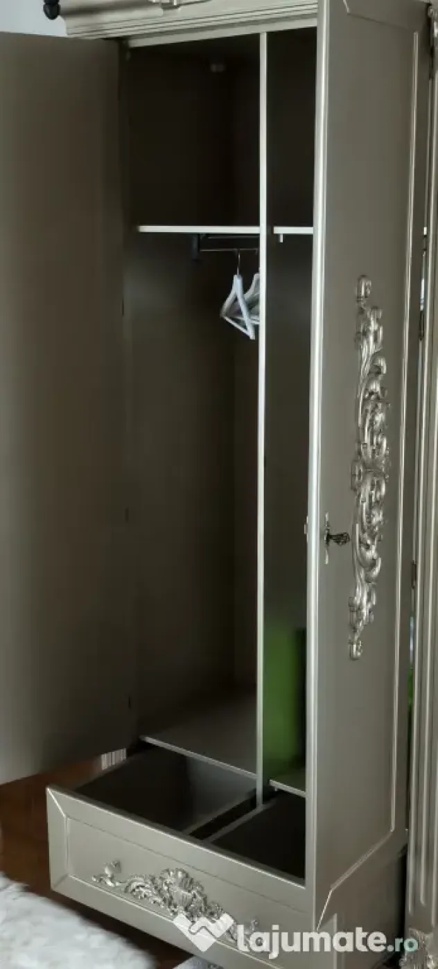 Vând set mobilier dormitor König - lemn sculptat - culoare Platină