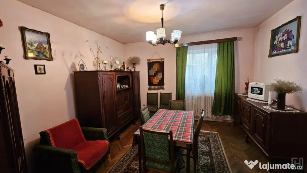 Casa individuala 5 camere , 175 MP , Zona Andrei Muresanu ,