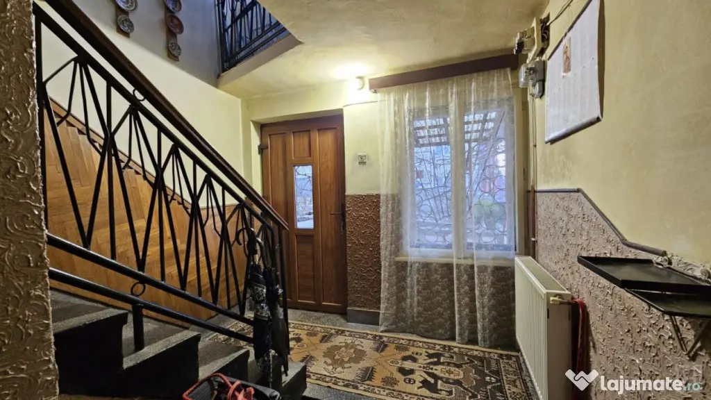 Casa individuala 5 camere , 175 MP , Zona Andrei Muresanu ,