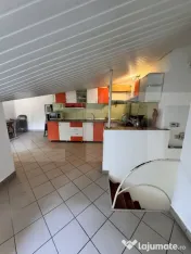 Apartament cu 3 camere + mansardă - Zona Școala 7 