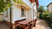 Casă P+M cu două apartamente și curte – Șoseaua Chi...