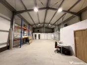 Hală du depozit farmaceutic si birouri 269 mp, curte 1.845 