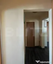 Apartament cu 3 camere,decomandat, zona Nufărul