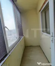 Apartament cu 3 camere,decomandat, zona Nufărul