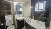 Apartament cu 3 camere,decomandat, zona Nufărul